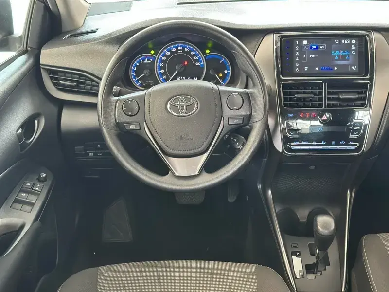 galeria Yaris Sedan