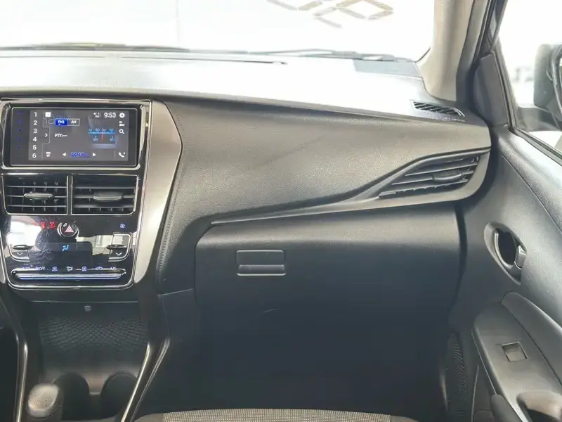 galeria Yaris Sedan