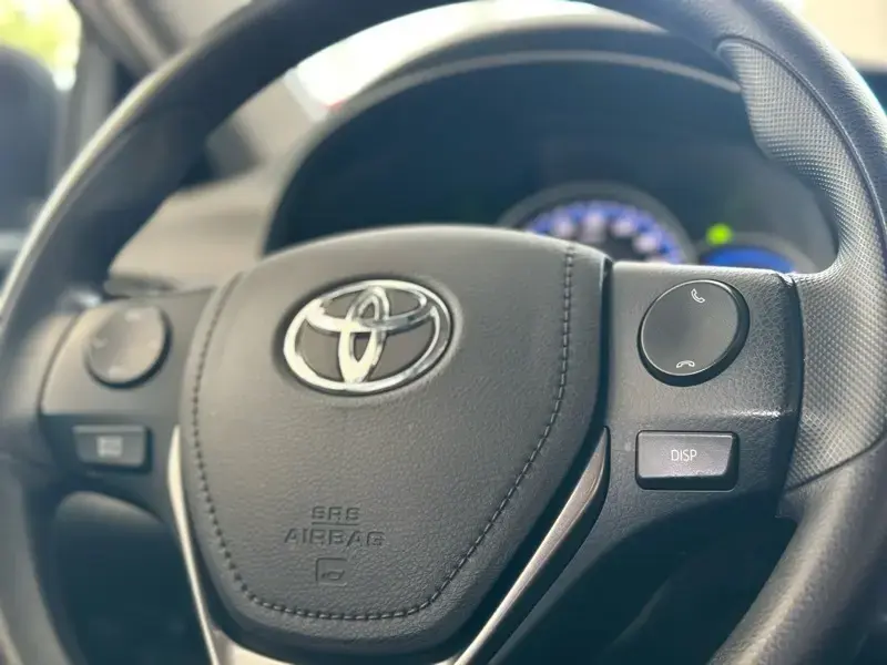 galeria Yaris Sedan