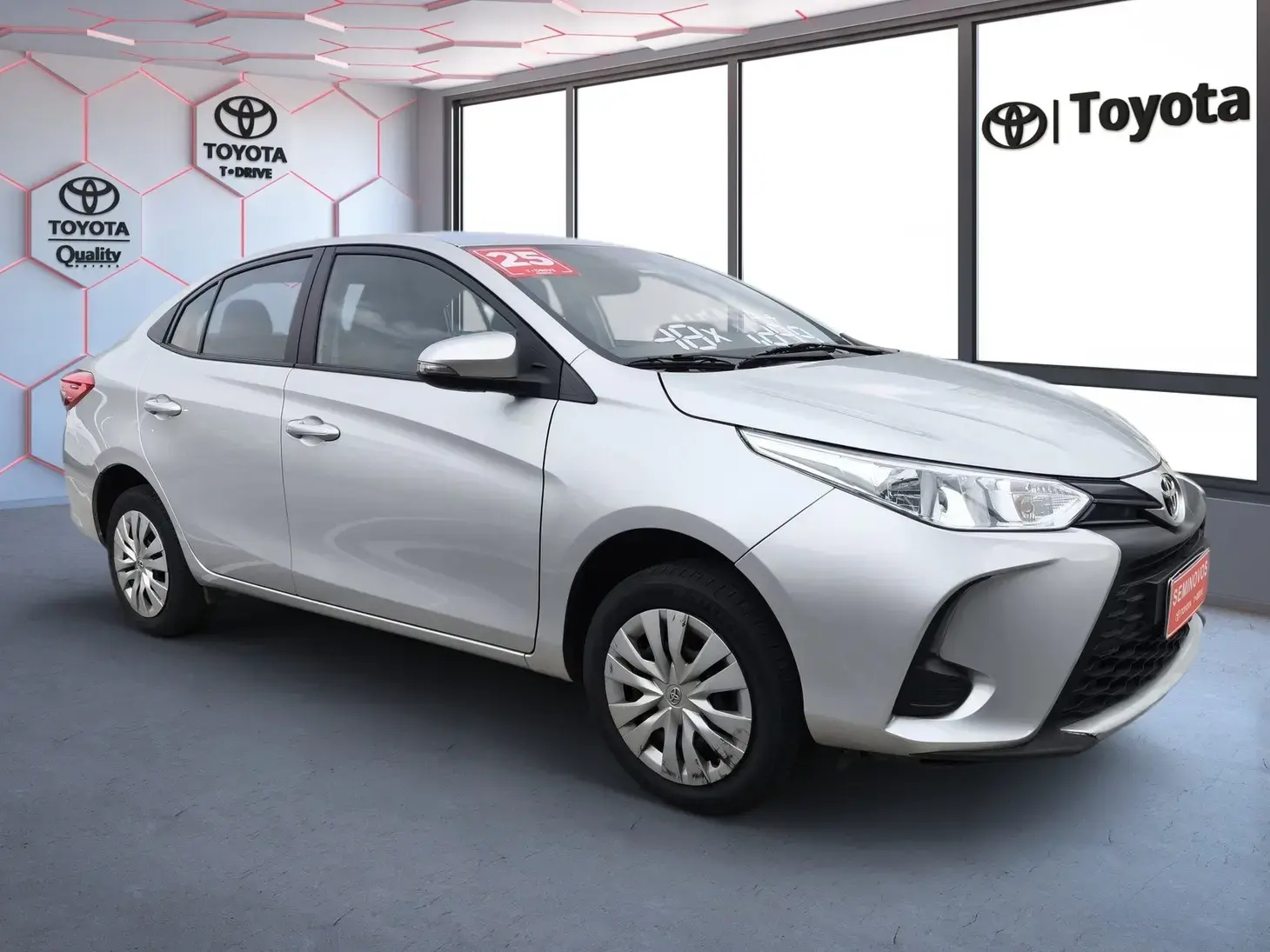 galeria Yaris Sedan