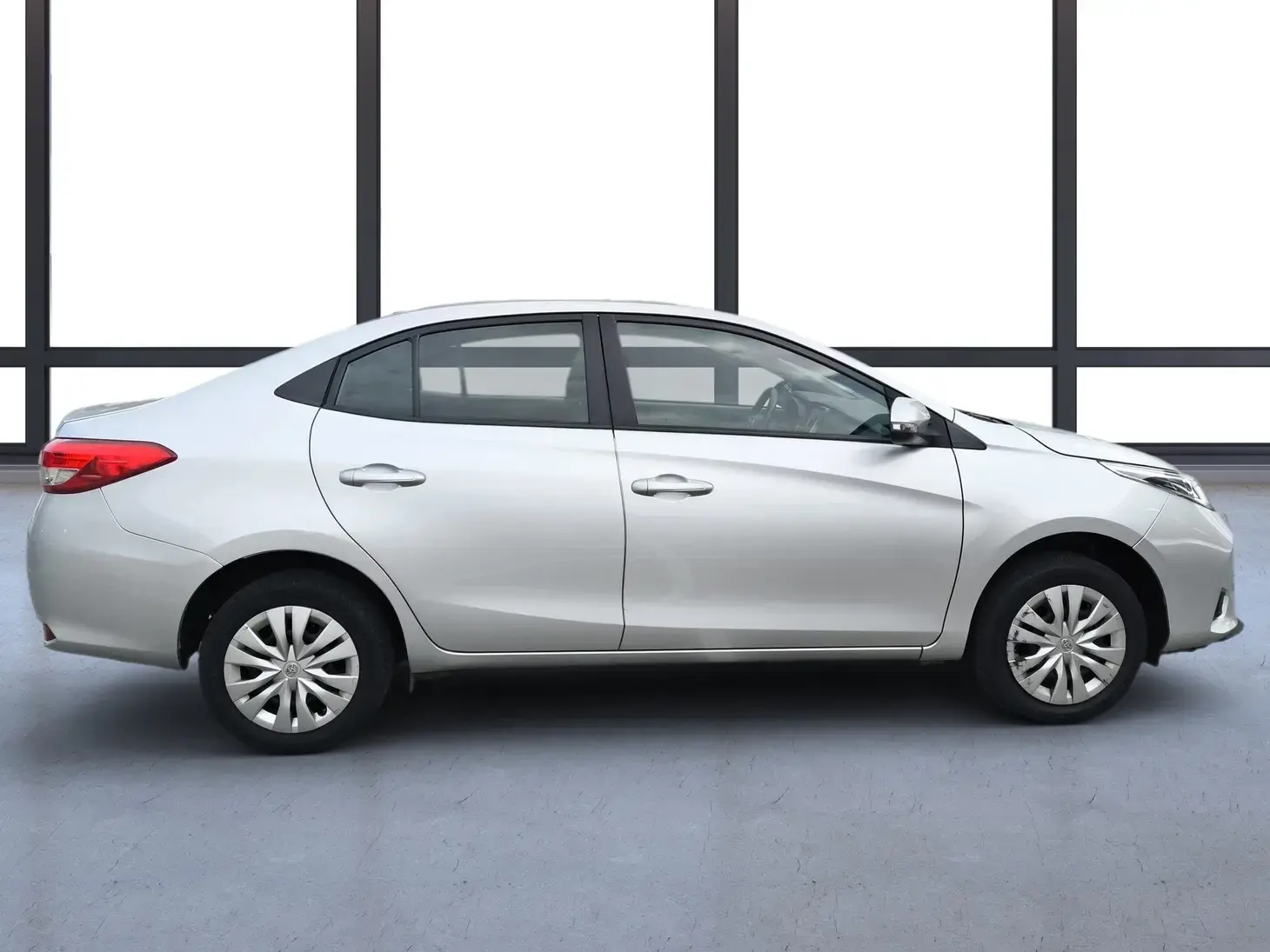 galeria Yaris Sedan