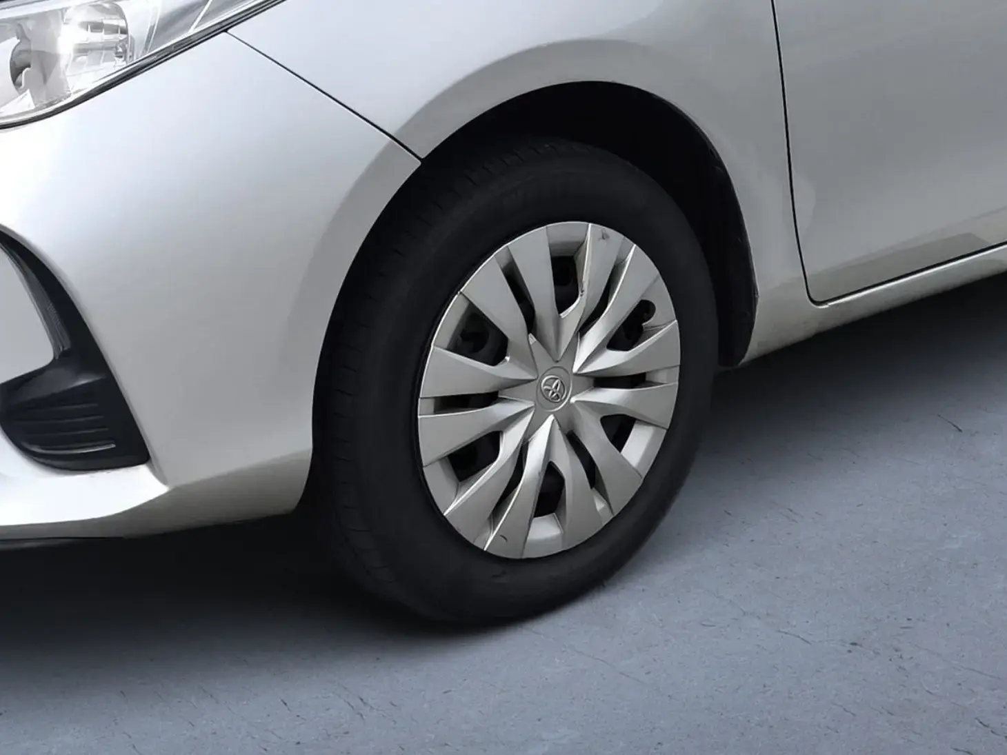 galeria Yaris Sedan