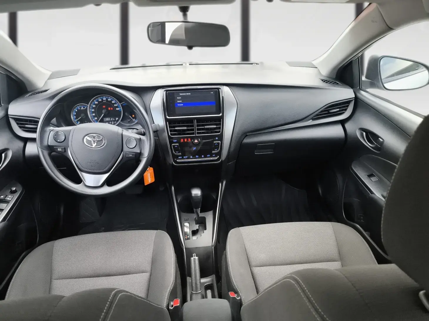 galeria Yaris Sedan