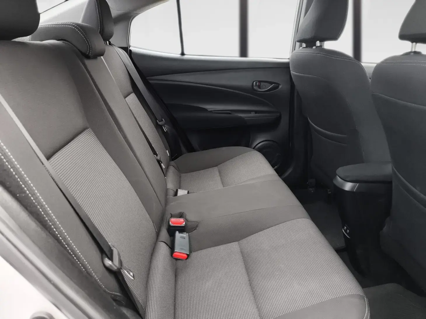 galeria Yaris Sedan