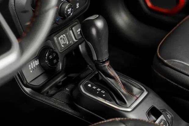 Jeep RENEGADE 1.3 T270 TURBO FLEX TRAILHAWK 4X4 AT9