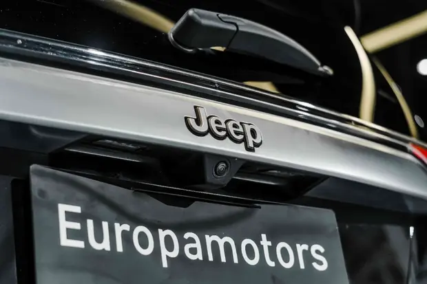 Jeep COMMANDER 1.3 T270 TURBO FLEX LIMITED AT6