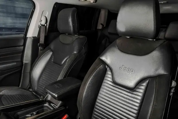 Jeep COMMANDER 1.3 T270 TURBO FLEX LIMITED AT6
