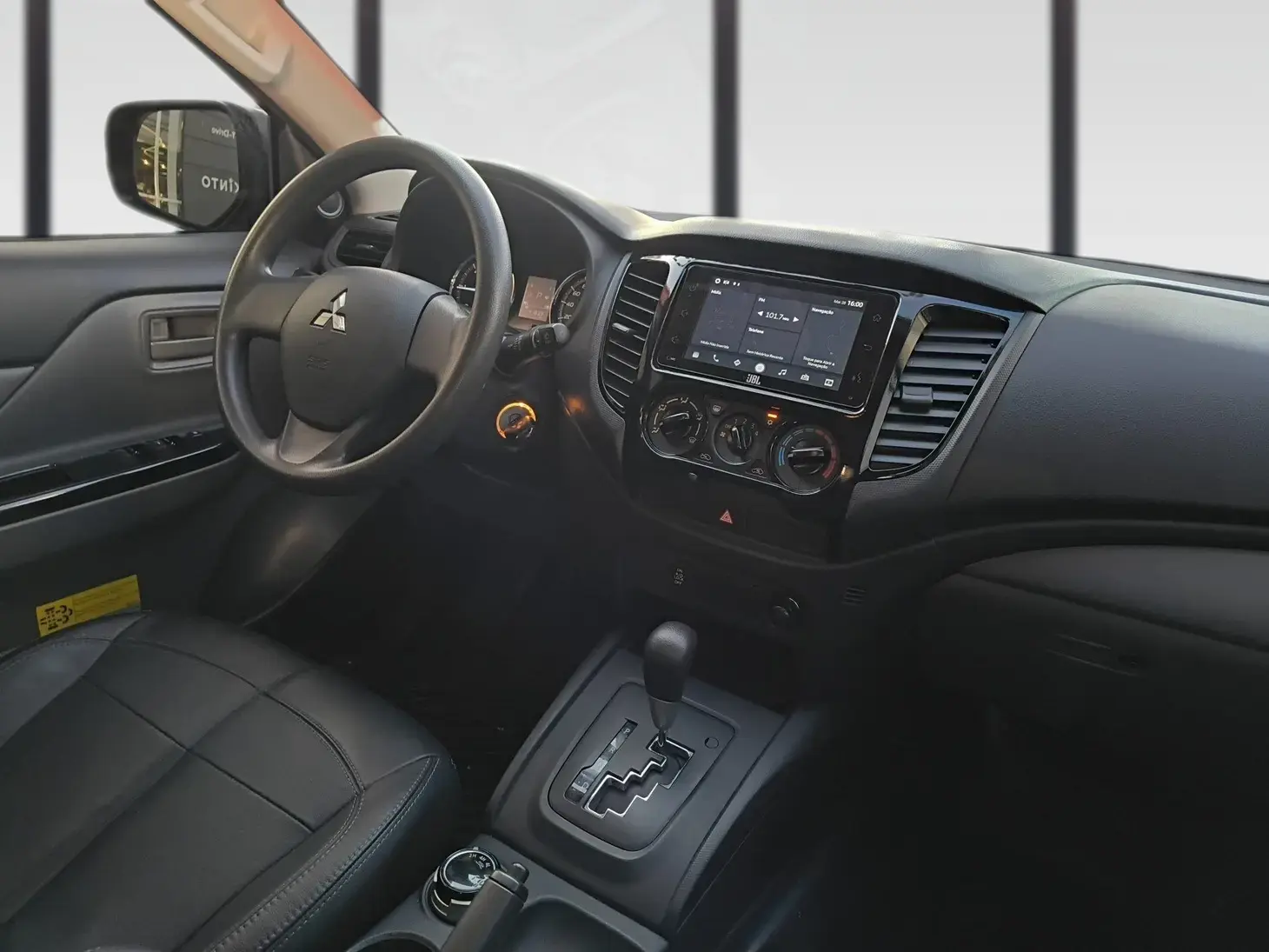 galeria L200 Triton Savana