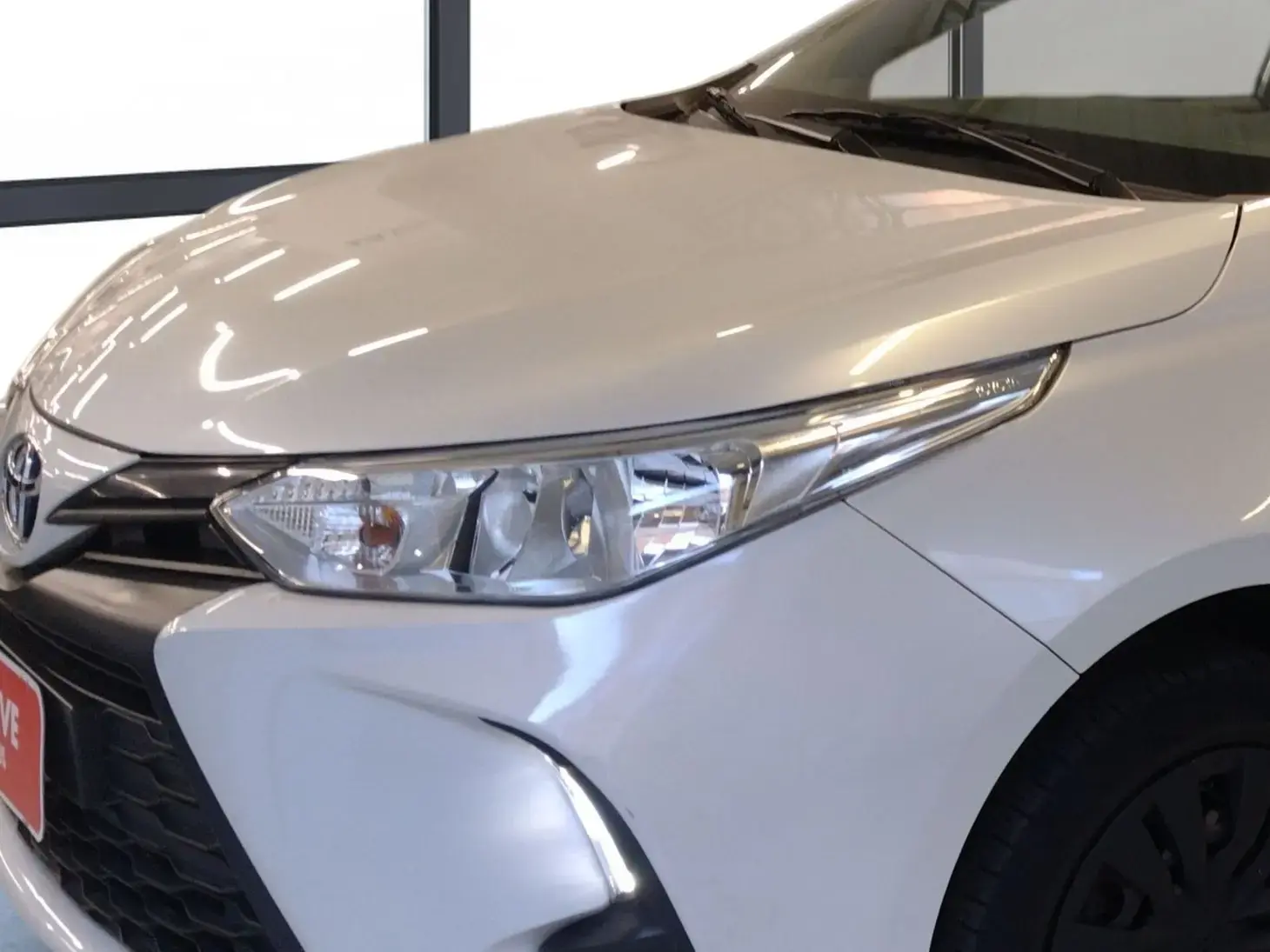 galeria Yaris Sedan