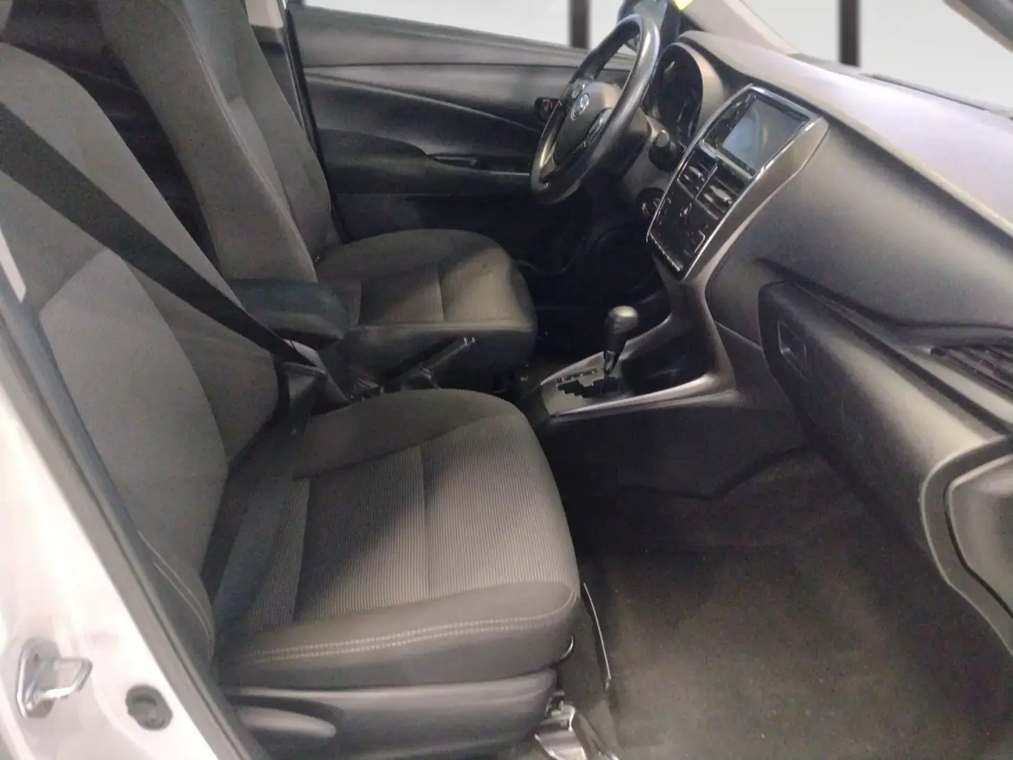 galeria Yaris Sedan