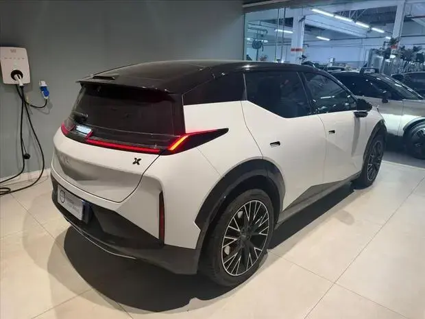 Zeekr X 66 KW ELÉTRICO FLAGSHIP AWD