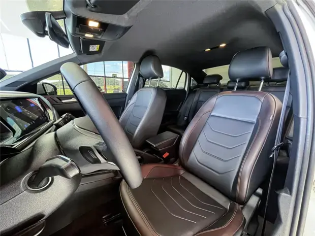 Volkswagen VIRTUS 1.0 200 TSI HIGHLINE AUTOMÁTICO