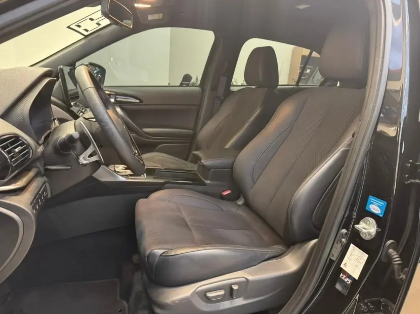 galeria ECLIPSE CROSS