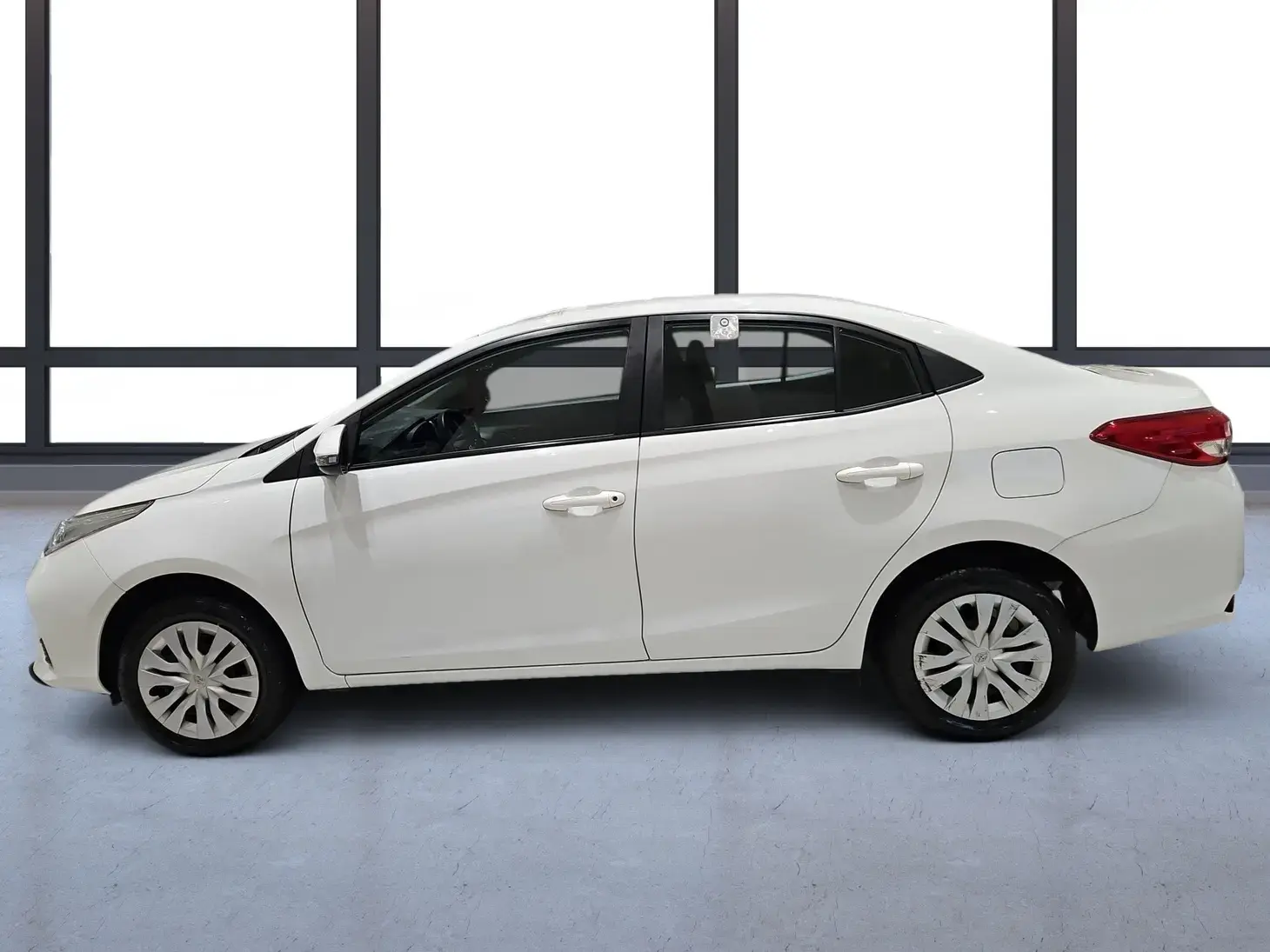 galeria Yaris Sedan