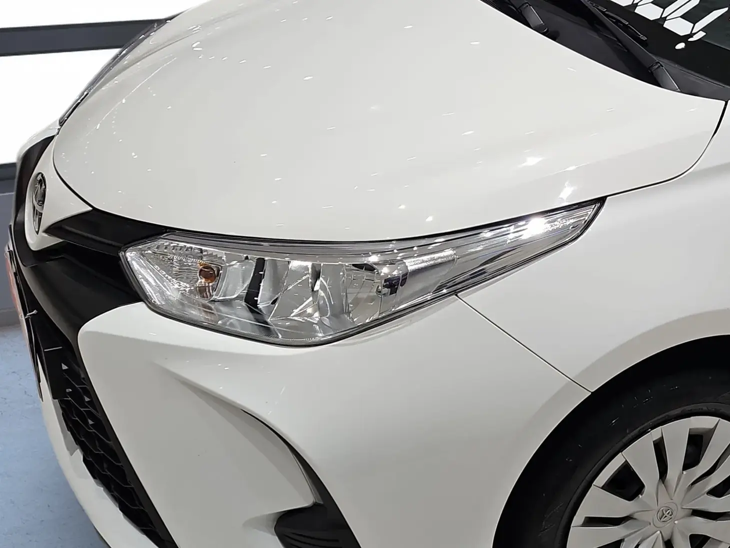 galeria Yaris Sedan