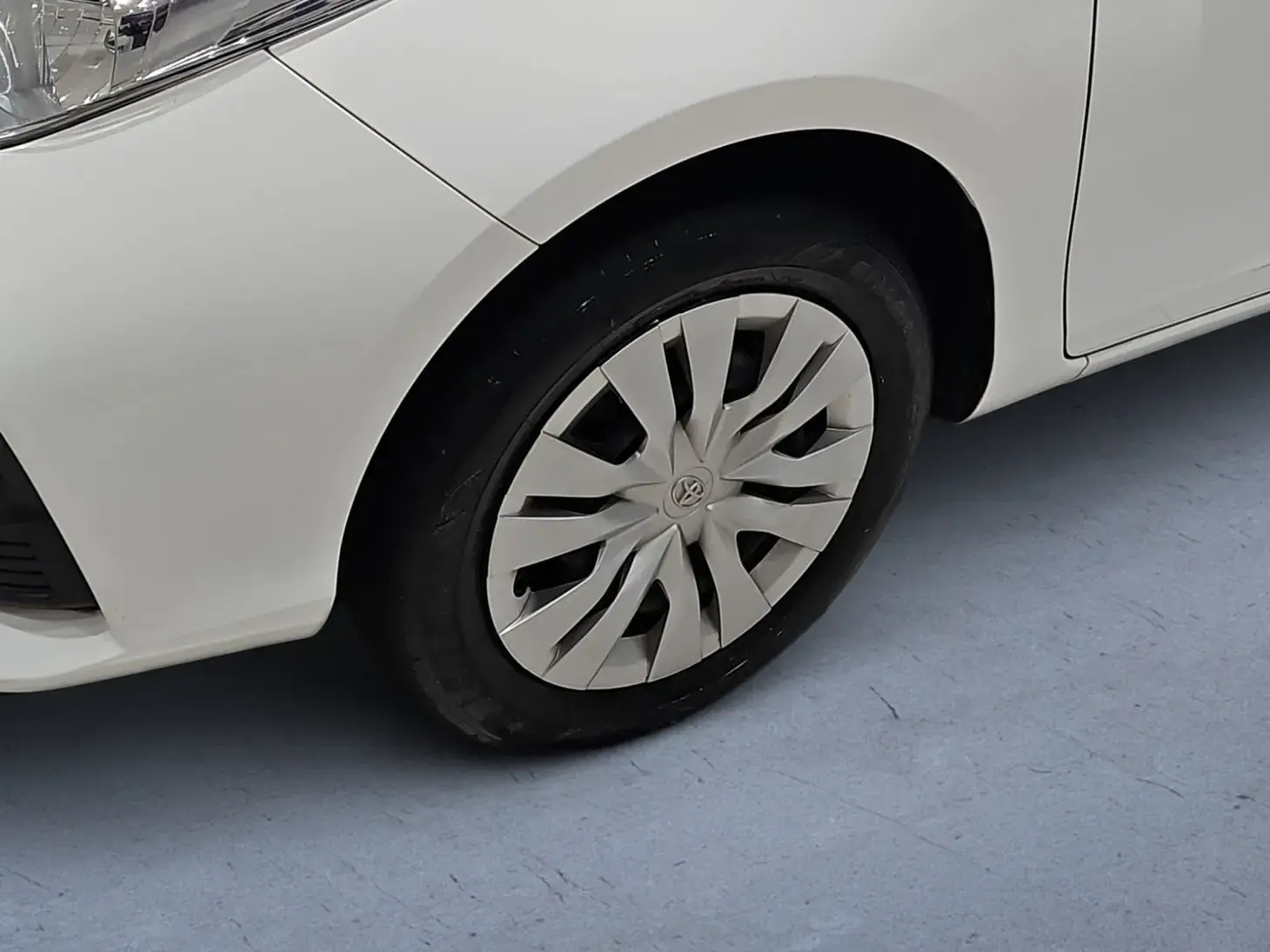 galeria Yaris Sedan