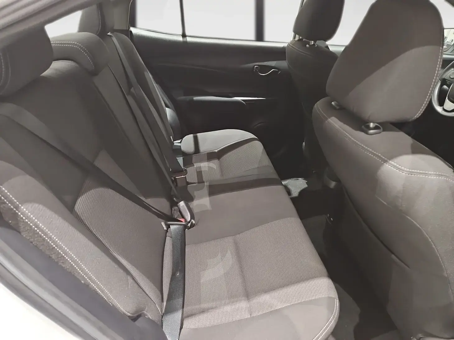 galeria Yaris Sedan