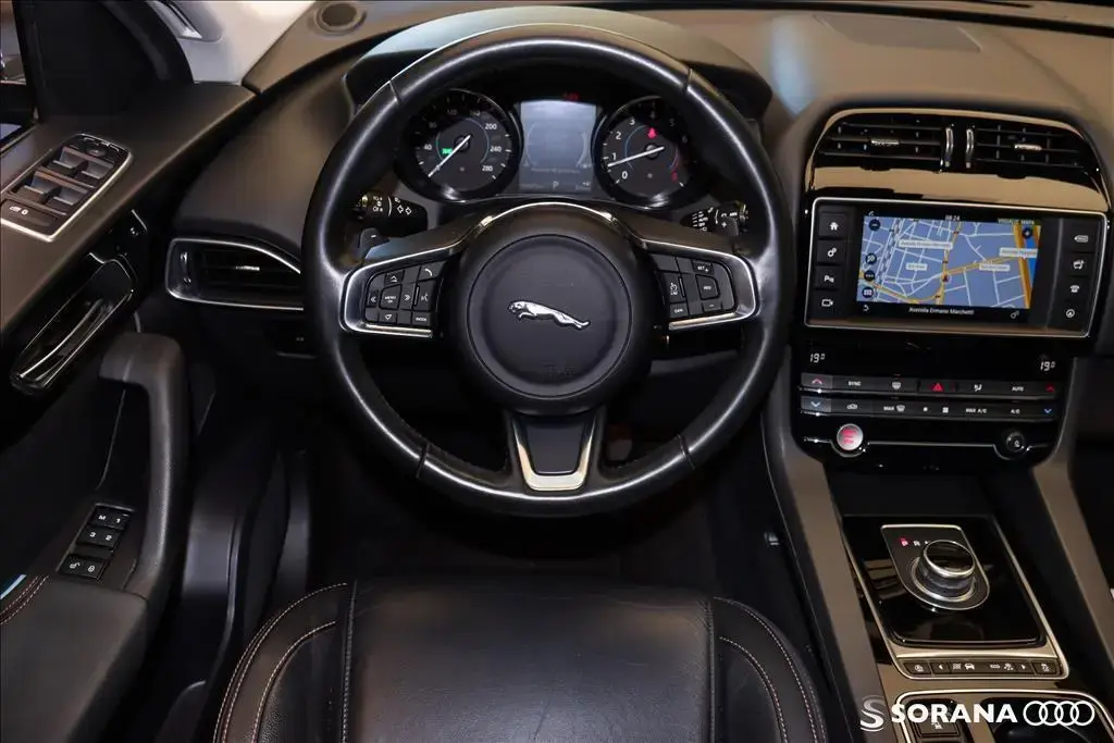 galeria F-PACE