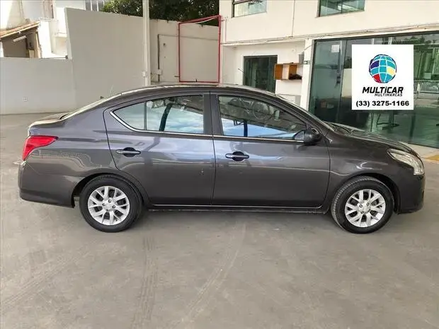 Nissan VERSA 1.6 16V FLEX SV 4P XTRONIC