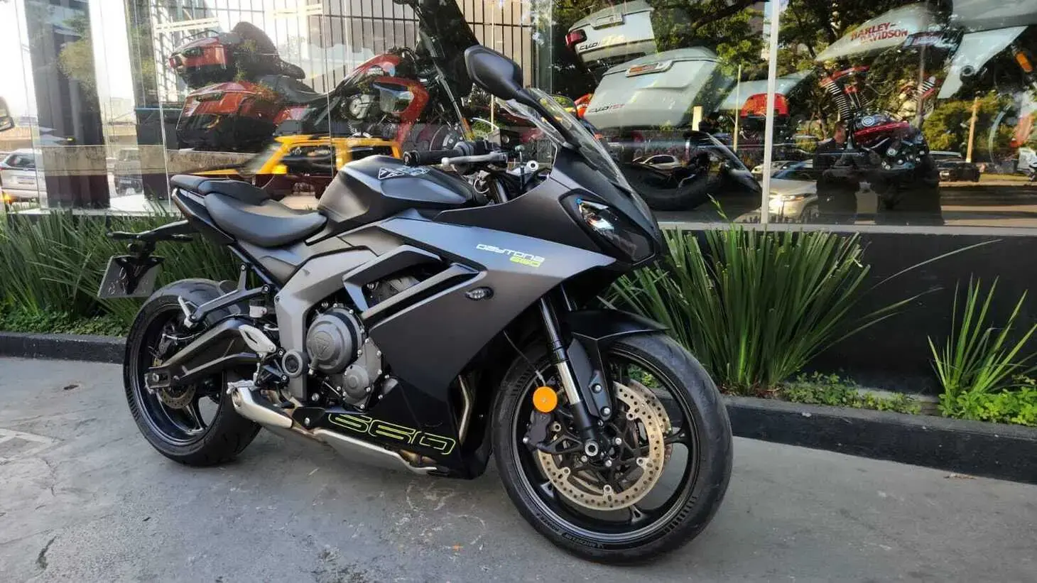 galeria Daytona 660