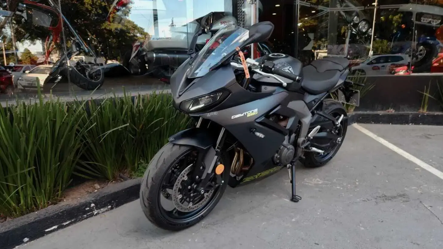 galeria Daytona 660