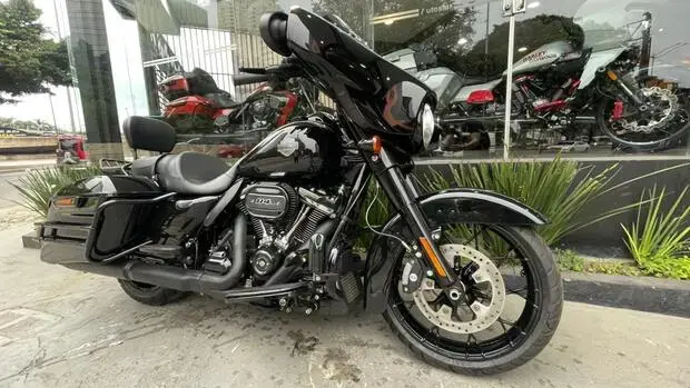 Harley Davidson Street Glide SPECIAL FLHXS
