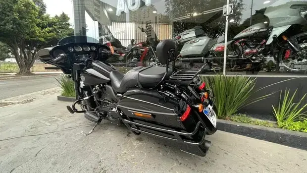 Harley Davidson Street Glide SPECIAL FLHXS