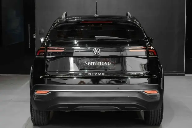 Volkswagen NIVUS 1.0 200 TSI TOTAL FLEX COMFORTLINE AUTOMÁTICO