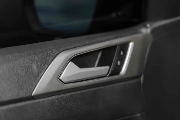 Volkswagen NIVUS 1.0 200 TSI TOTAL FLEX COMFORTLINE AUTOMÁTICO