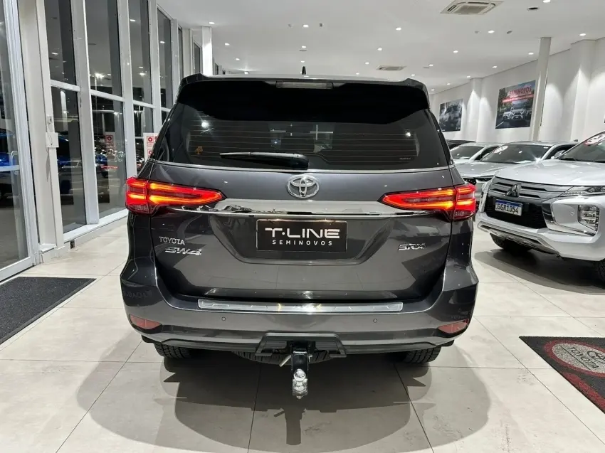 galeria HILUX SW4