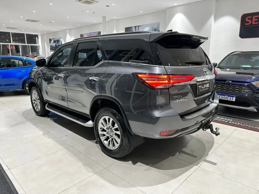 galeria HILUX SW4