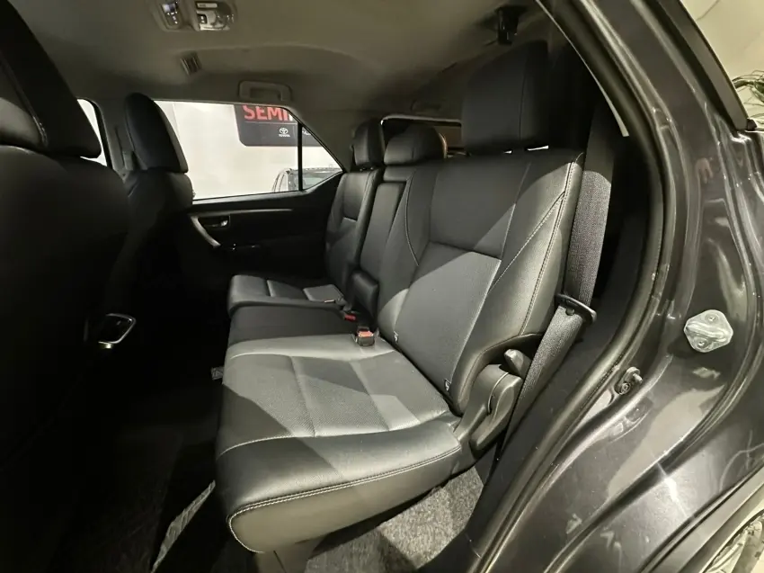 galeria HILUX SW4