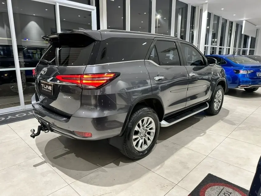 galeria HILUX SW4