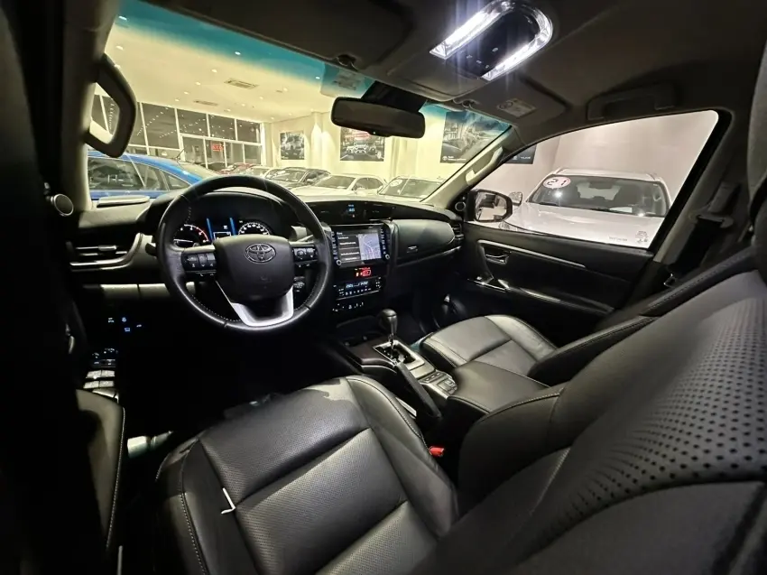 galeria HILUX SW4