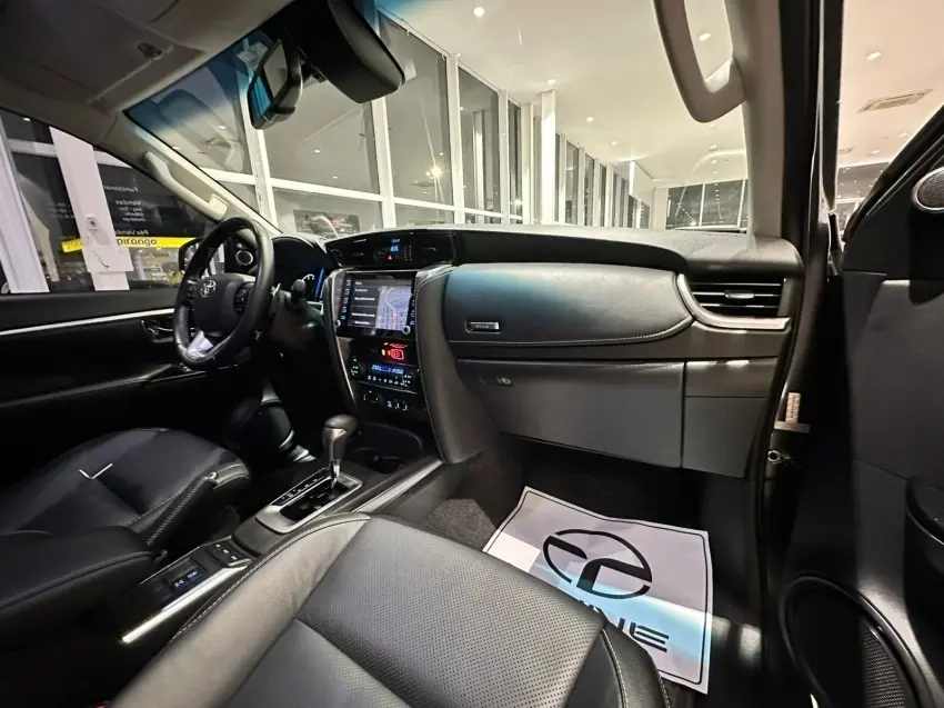 galeria HILUX SW4