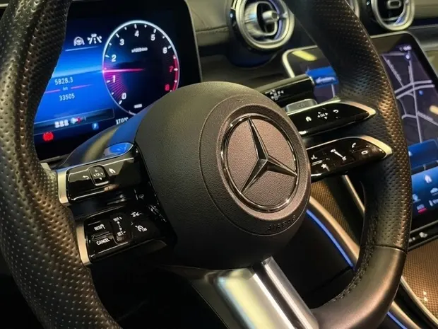 Mercedes Benz C 300 2.0 EQ BOOST HÍBRIDO AMG LINE 9G-TRONIC