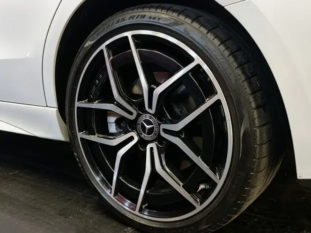 Mercedes Benz C 300 2.0 EQ BOOST HÍBRIDO AMG LINE 9G-TRONIC