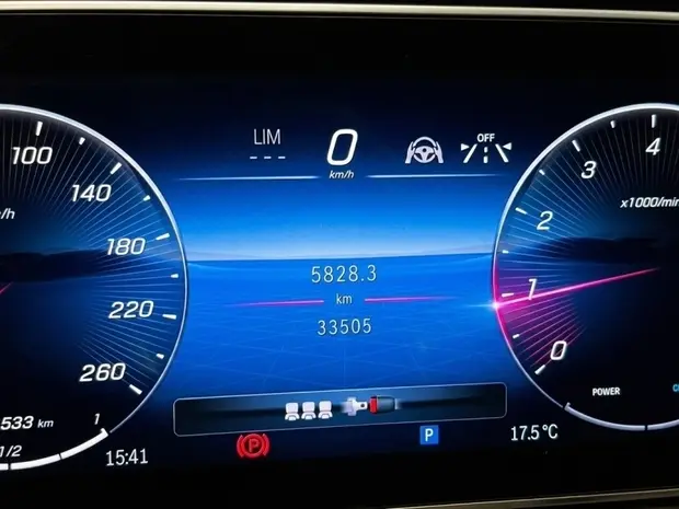 Mercedes Benz C 300 2.0 EQ BOOST HÍBRIDO AMG LINE 9G-TRONIC