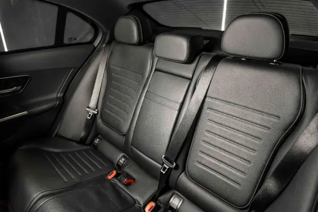Mercedes Benz C 300 2.0 EQ BOOST HÍBRIDO AMG LINE 9G-TRONIC