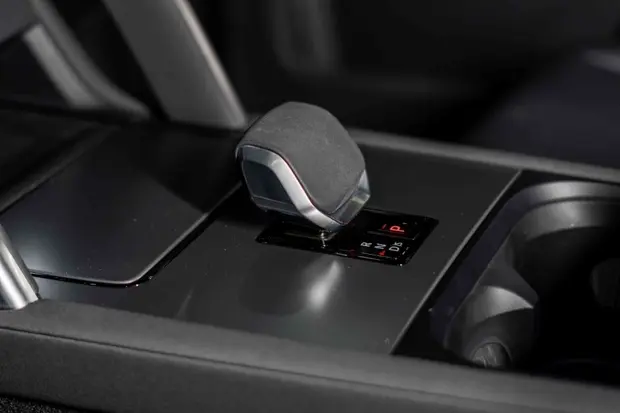 Land Rover DISCOVERY SPORT 2.0 P250 TURBO FLEX R-DYNAMIC SE AUTOMÁTICO