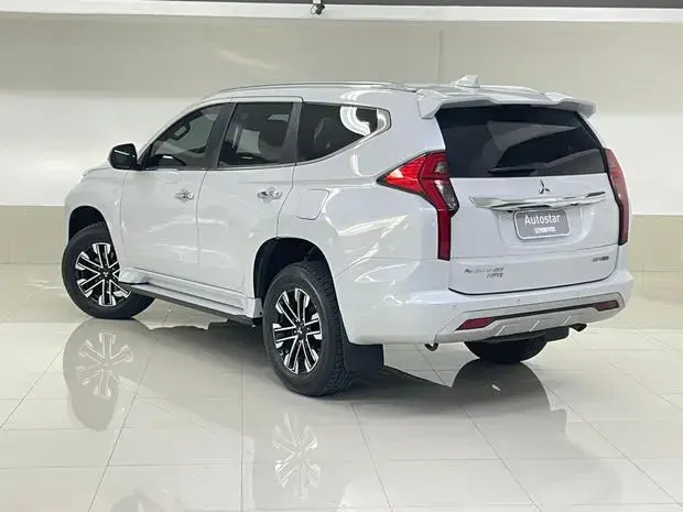 Mitsubishi Pajero Sport HPE 2.4