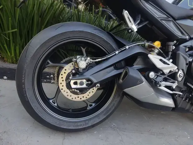 Triumph Street Triple 765 RS
