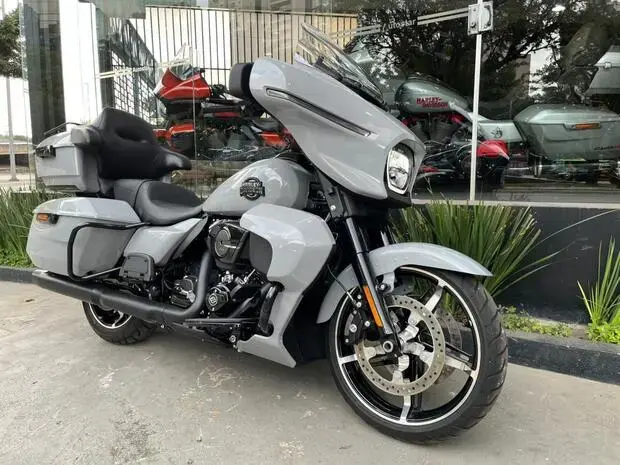 Harley Davidson Street Glide Ultra