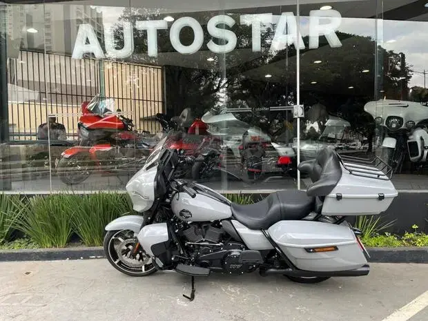 Harley Davidson Street Glide Ultra