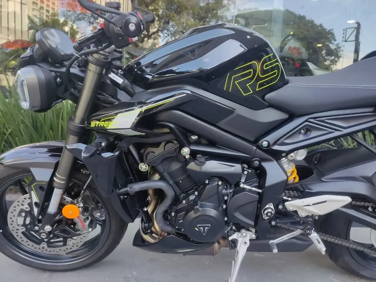 galeria Street Triple 765