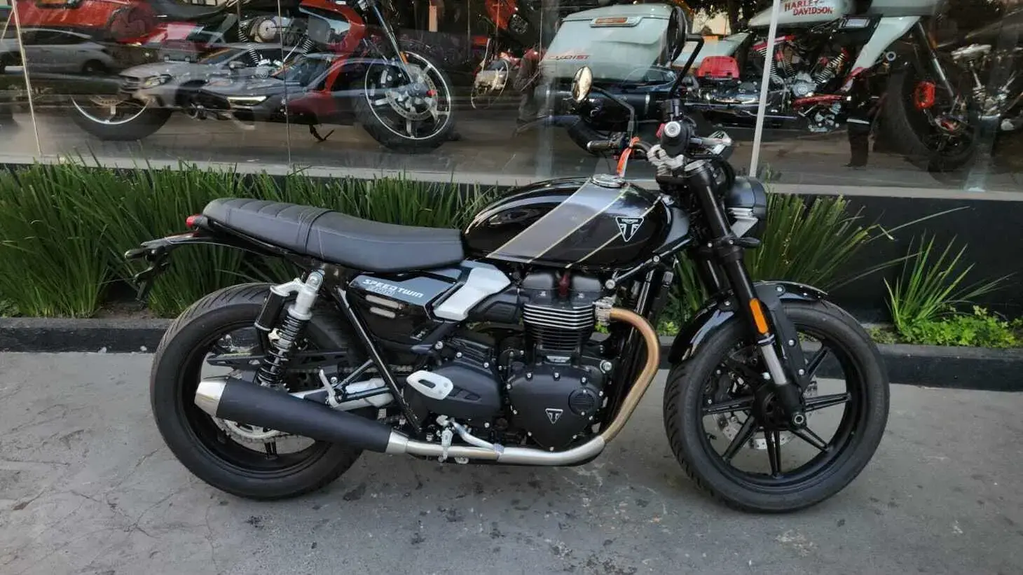 galeria Speed Twin 900