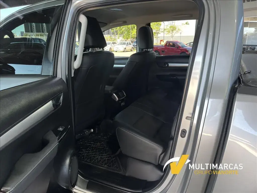 galeria HILUX