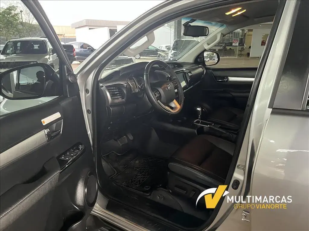 galeria HILUX