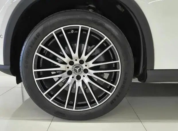 Mercedes Benz Classe GLC 300 AMG L. Cou. 4M 2.0 TB Aut. (Híb)