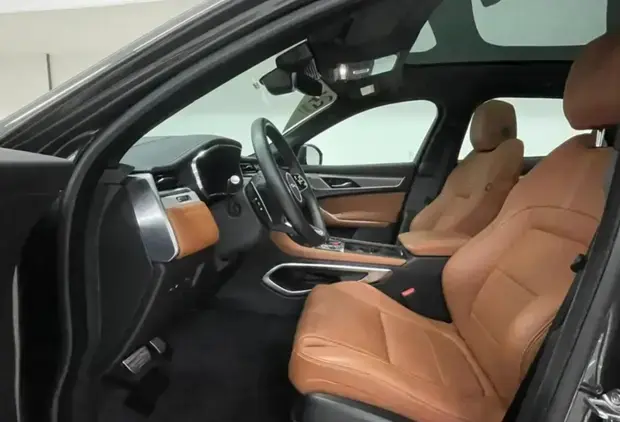 Jaguar F-Pace 2.0 R-Dynamic SE 404cv (Híbrido)